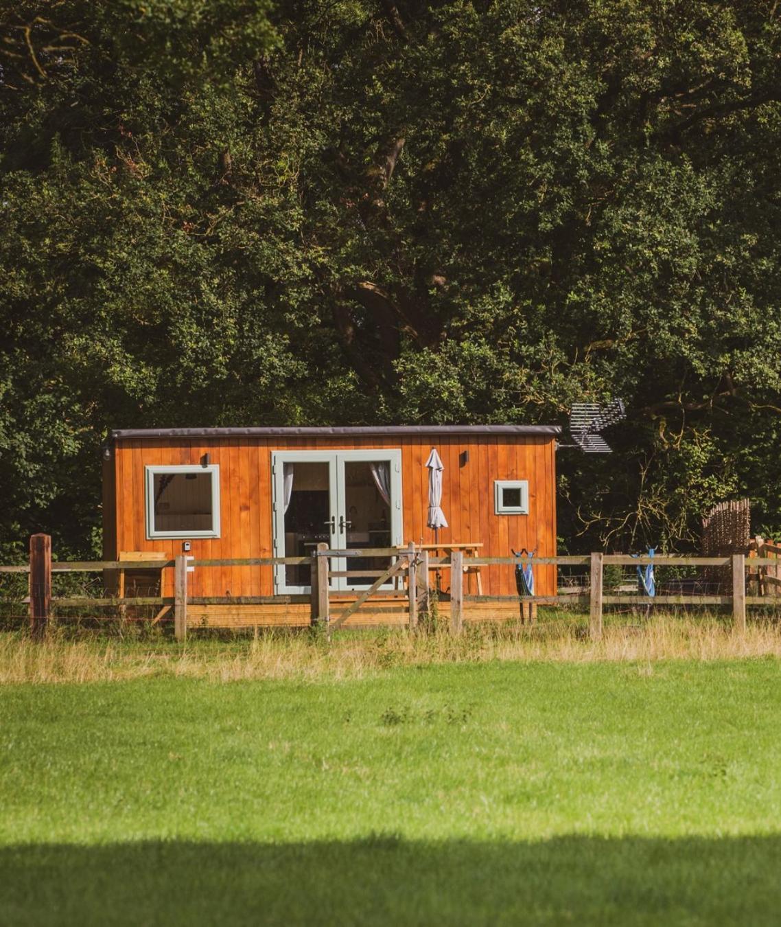 The Hideaway At Hiddenwood Glamping Hotel Corsley Exterior photo