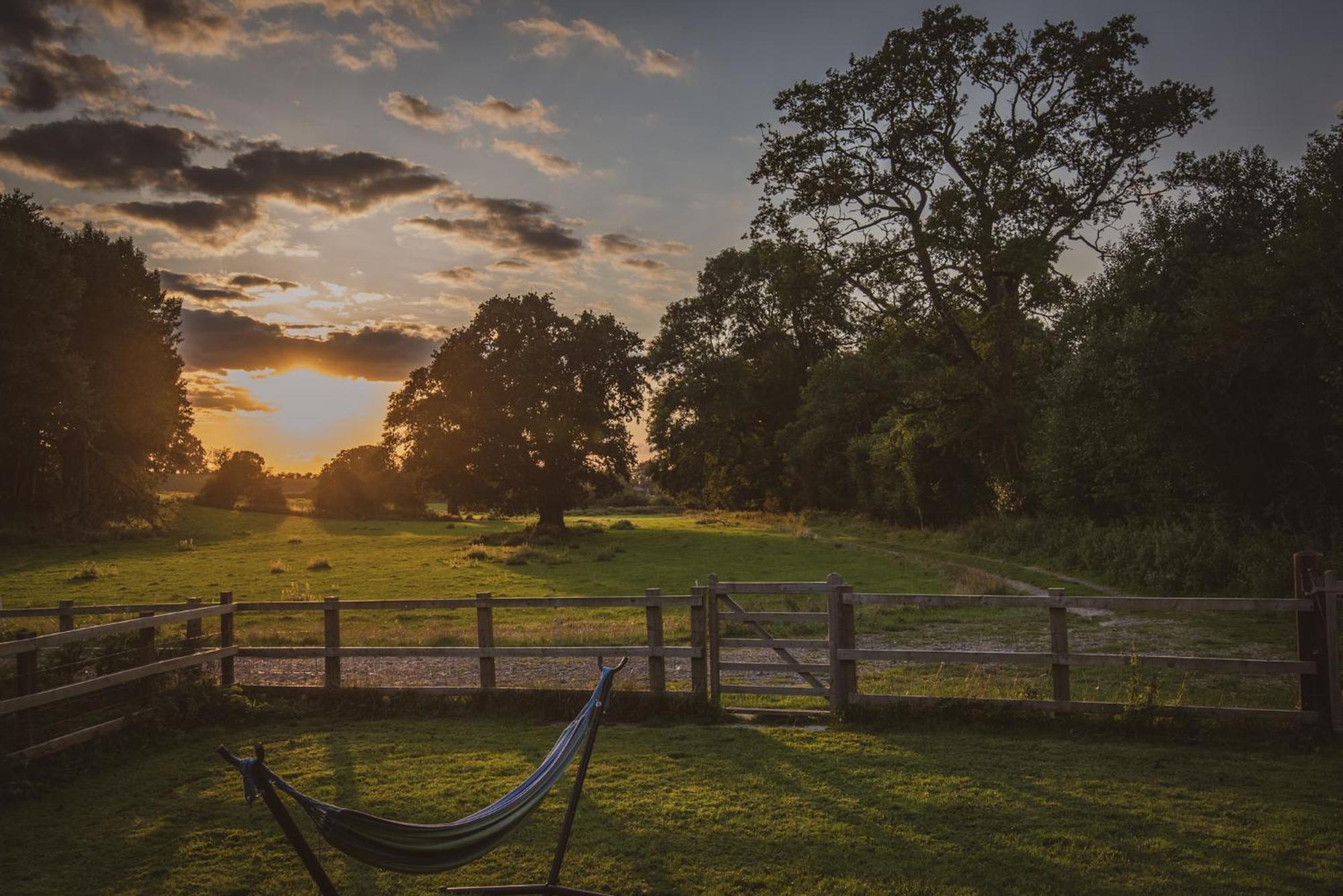 The Hideaway At Hiddenwood Glamping Hotel Corsley Exterior photo
